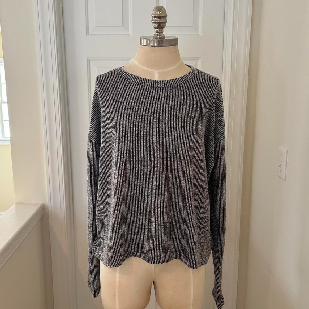 TIME AND TRU BLACK AND GREY STRIPED SWEATER